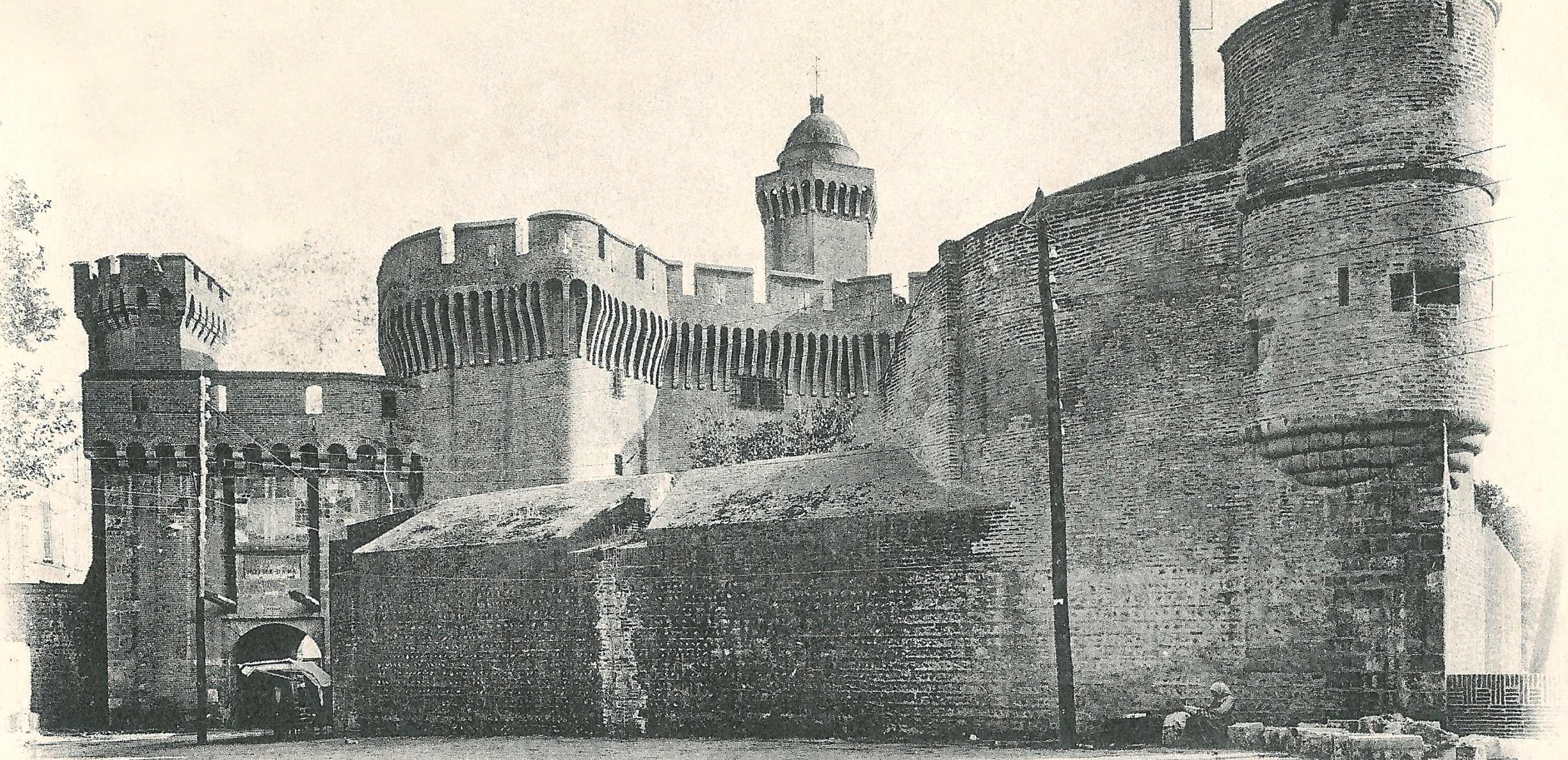 Le Castillet et le bastion de Charles Quint  Perpignan